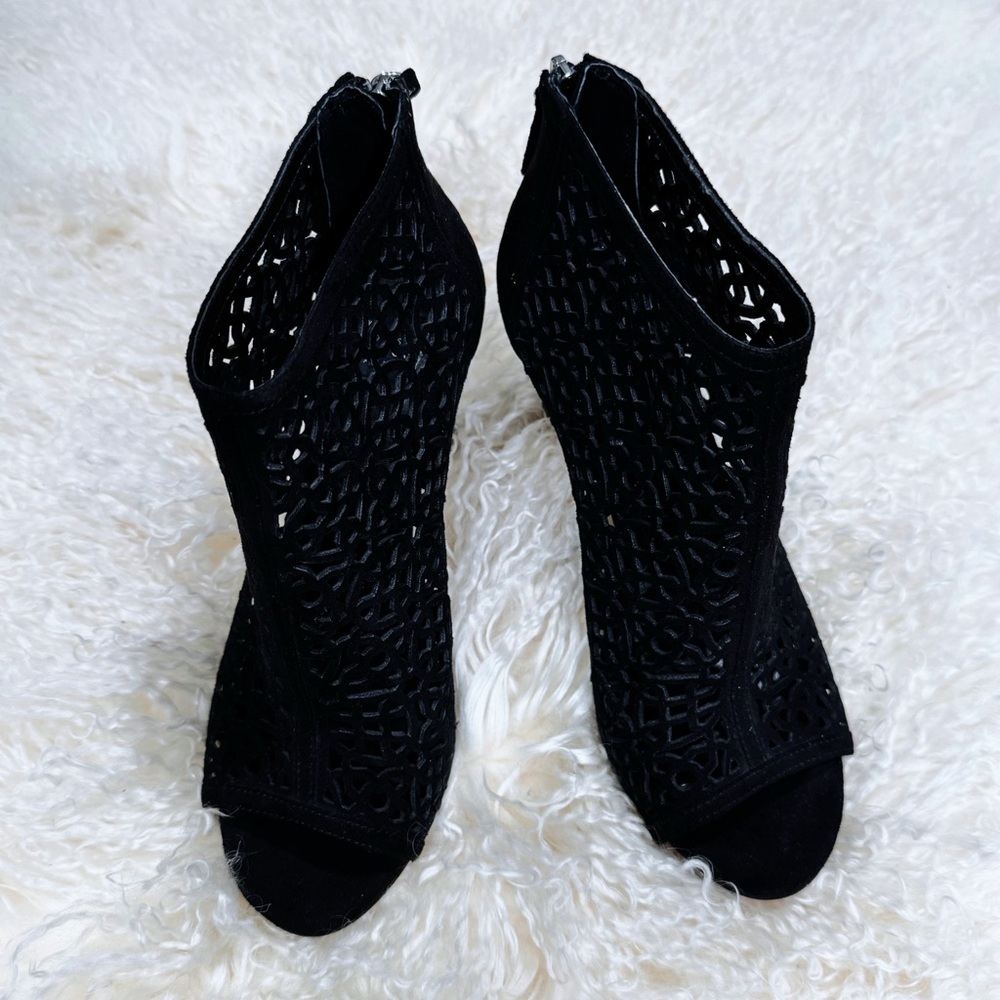 White House Black Market Black Laser Cut Peep Toe Ankle Bootie Heels Size 8.5